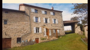 Maison de 5 chambres avec jardin clos et wifi à Bertignat